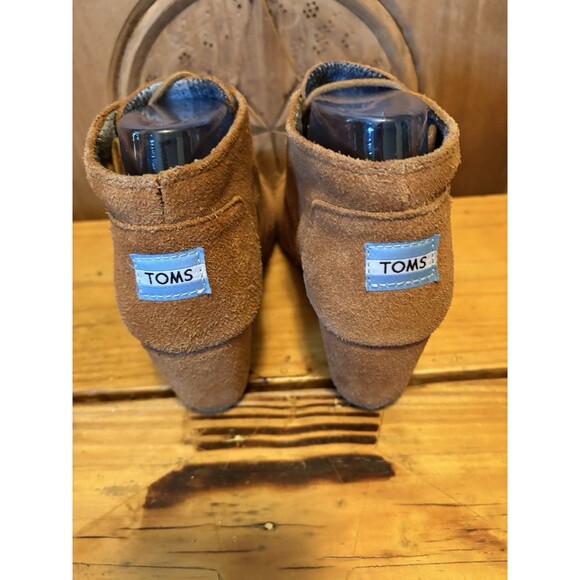 TOMS Suede Desert Wedge Lace Up Ankle Booties Brown Size 7.5 Tie Boots Shoes - Picture 5 of 8